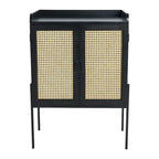 Barschrank aus Massivholz mit Metallbeinen und Türen aus geflochtenem Rohrgeflecht