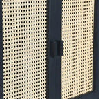 Barschrank aus Massivholz mit Metallbeinen und Türen aus geflochtenem Rohrgeflecht