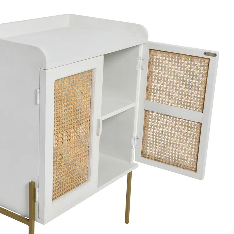 Barschrank aus Massivholz mit Metallbeinen und Türen aus geflochtenem Rohrgeflecht
